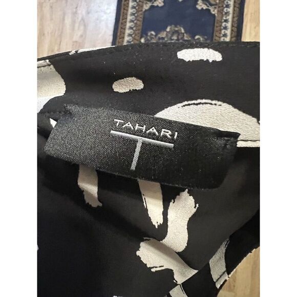 T Tahari Womens Medium Button Up Blouse Black White Silky Brushstroke Print - Picture 7 of 8